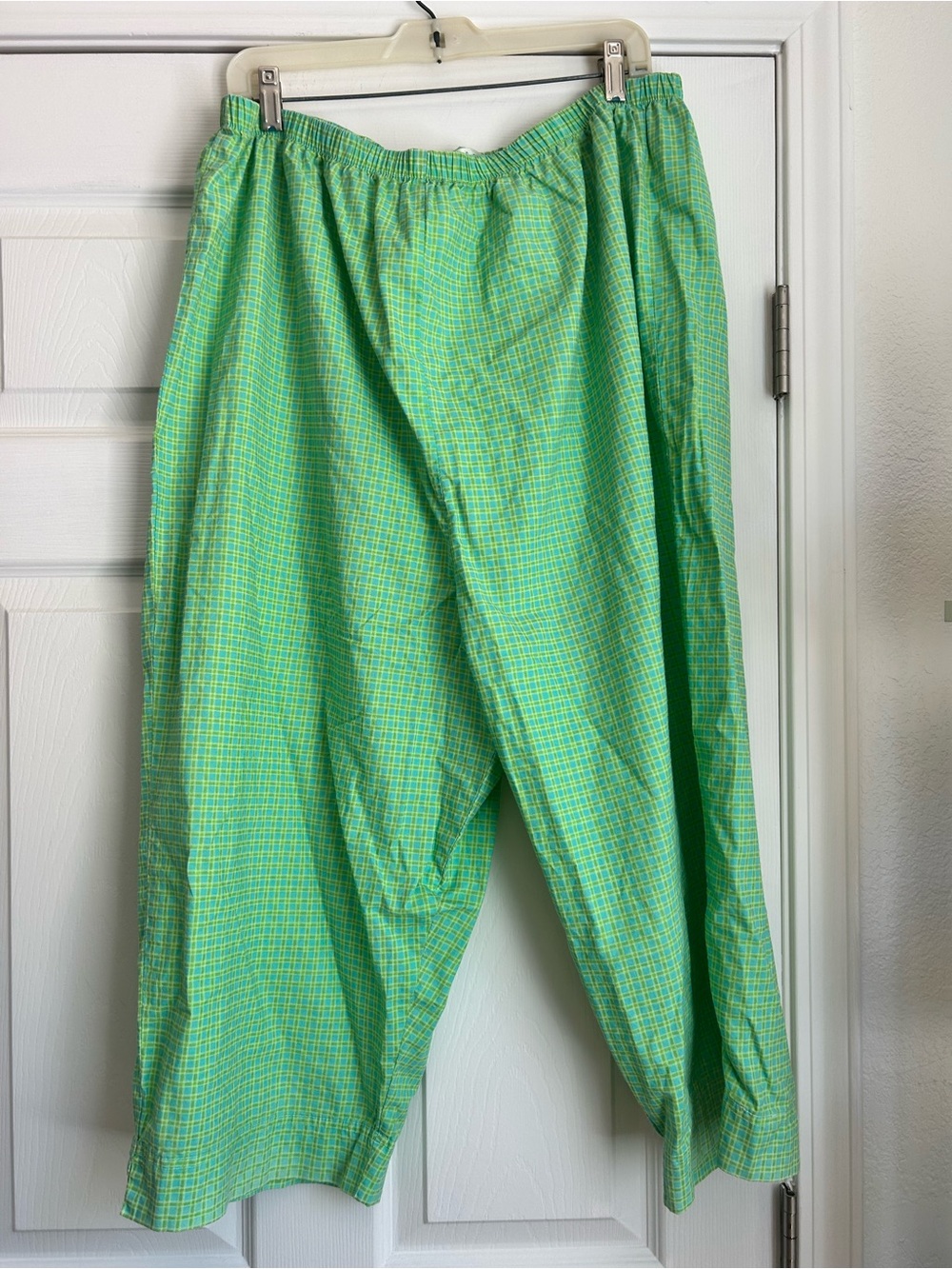 Fresh Produce green plaid crop pull on pant size 2x